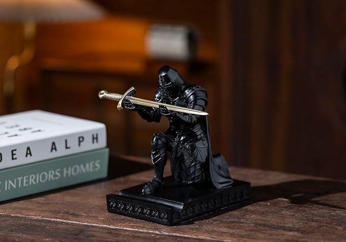 NCQIXIAO Medieval Templar Vanguard Officer Knight Pen Holder Pen Stand Desk Organizers and Accessories Resin Mobile Phone Stand as Gift for Office and Home Desk Organizer (Black)