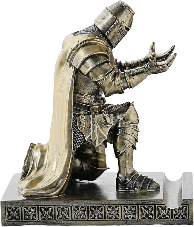 NCQIXIAO Medieval Templar Vanguard Officer Knight Pen Holder Pen Stand Desk Organizers and Accessories Resin Mobile Phone Stand as Gift for Office and Home Desk Organizer (Bronze)
