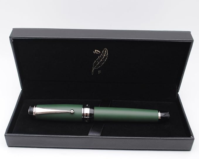xixixiaozhu Metal Big Fountain Pen Set Medium Nib 0.7mm, Includes Ink Refill Converter, 5 Ink Cartridges & Gift Box (Medium Nib 0.7mm, Matte Green with Silvery Clip)