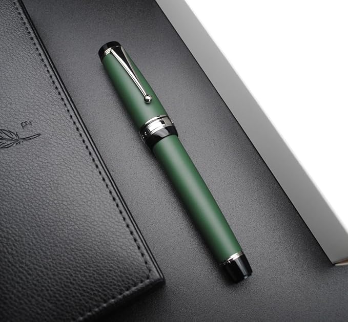 xixixiaozhu Metal Big Fountain Pen Set Medium Nib 0.7mm, Includes Ink Refill Converter, 5 Ink Cartridges & Gift Box (Medium Nib 0.7mm, Matte Green with Silvery Clip)