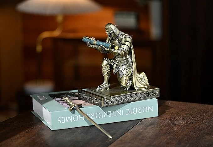 NCQIXIAO Medieval Templar Vanguard Officer Knight Pen Holder Pen Stand Desk Organizers and Accessories Resin Mobile Phone Stand as Gift for Office and Home Desk Organizer (Bronze)
