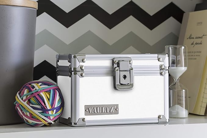 Vaultz Locking Index Card File, 3 x 5 Inches, White (VZ00174)
