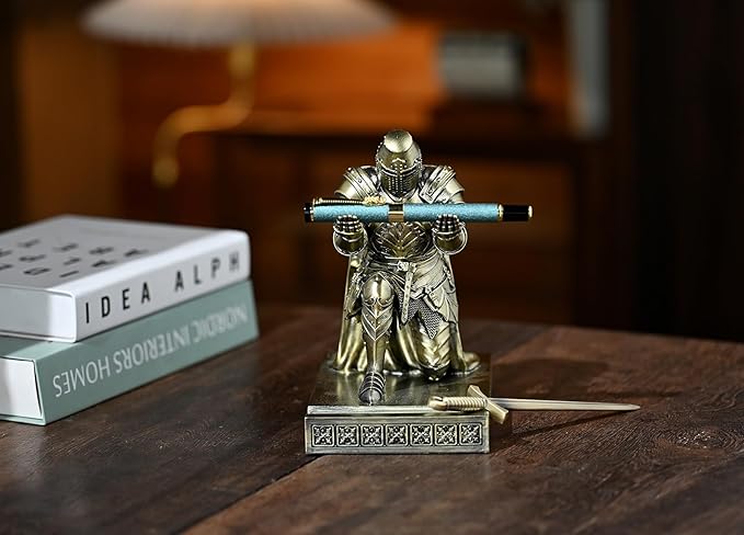 NCQIXIAO Medieval Templar Vanguard Officer Knight Pen Holder Pen Stand Desk Organizers and Accessories Resin Mobile Phone Stand as Gift for Office and Home Desk Organizer (Bronze)