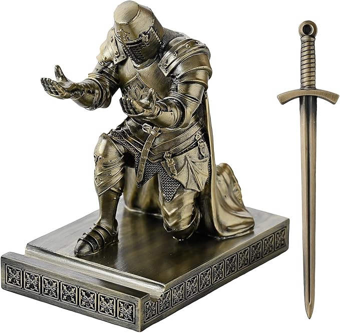 NCQIXIAO Medieval Templar Vanguard Officer Knight Pen Holder Pen Stand Desk Organizers and Accessories Resin Mobile Phone Stand as Gift for Office and Home Desk Organizer (Bronze)