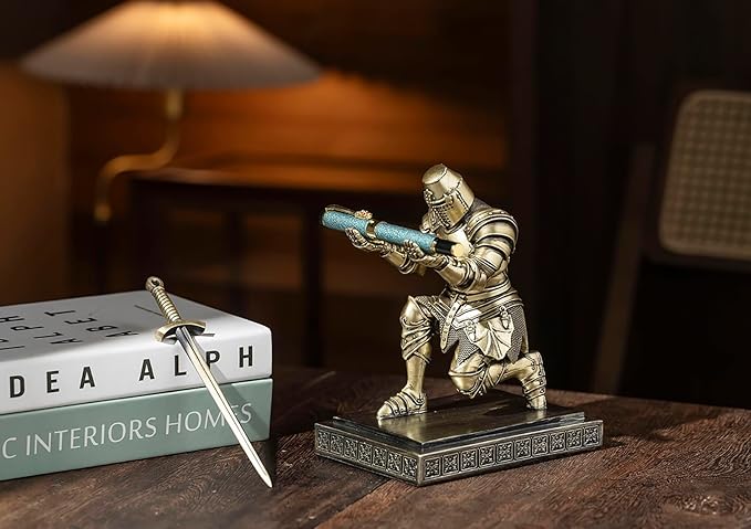 NCQIXIAO Templar Vanguard Soldier Pen Holder Pencil Stand Desk Organizers and Accessories as Gift for Medieval Warrior Enthusiast (Bronze)
