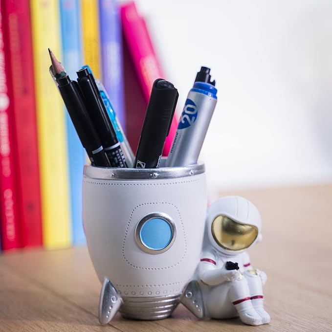 Kimdio Pen Holder, Astronaut Stand for Desk Pencil Holder, Resin Desk Organizer Decorative Accessories Ideal Gift for Office, Classroom, Home