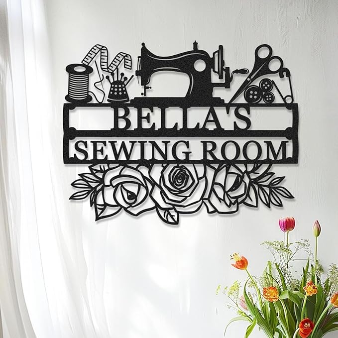 Personalized Name Sewing Room Sign, Custom Mom's Quilting Room Sign Sewing Metal Wall Art, Customized Rose Flowers Sewing Tools Craft Room Wall Decor Signs Grandma Mom Mothers Day Gift