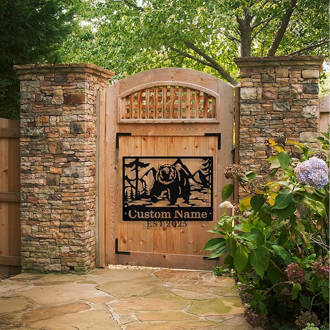 Custom Bear Metal Sign, Custom Bear Metal Wall Art Decor, Personalized Last Name Signs for Home, Rustic Farmhouse Black Wall Decor for Cabin, Bedroom, Living Room, Porch