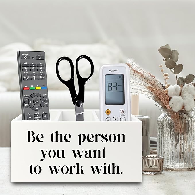 XPH Be the Person You Want to Work with White Pen Pencil Holder Organizer for Desk, Inspirational Gifts for Women Men, Motivational Wooden Box Sign for Home Office Desk Tabletop Decorations