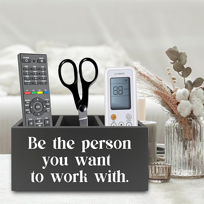 XPH Be the Person You Want to Work with Inspirational Pen Pencil Holder Organizer for Desk, Inspirational Gifts for Women Men, Motivational Wooden Box Sign for Home Office Desk Tabletop Decorations