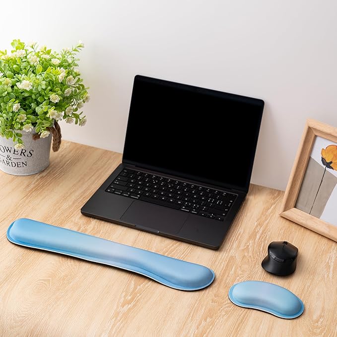 Hoewina Keyboard Wrist Rest,Ergonomic Wrist Rest,Superfine Fabric and Gel Memory Foam Wrist Pad for Computer Keyboard for Easy Typing & Pain Relief, Suitable for Office, Family, Outdoor, Gradient Blue