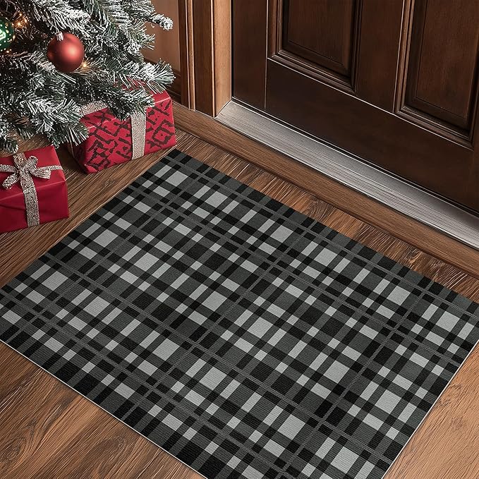 GENIMO Checkered Rug 27.5x44 inches Black and White Fine Plaid Outdoor Rug Buffalo Plaid Rugs Mat Fall Doormats Washable Rug for Front Porch Decor Indoor Entrance Patio Balcony Entryway